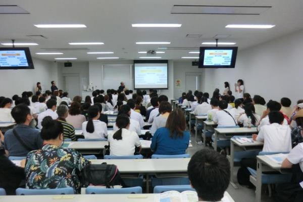 Nagasaki International University luôn thu hút đông đảo sinh viên