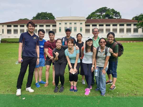 Sinh viên tham gia ngoại khóa tham quan di tích lịch sử tại Singapore