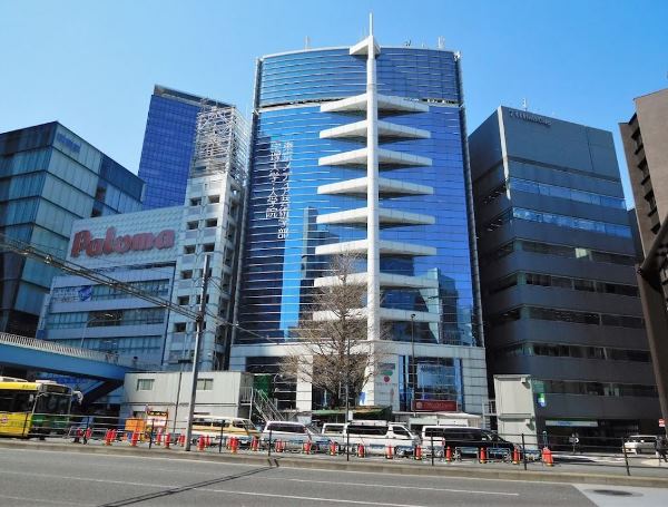 Cơ sở tại Shinjuku, Tokyo thuộc đại học Takarazuka