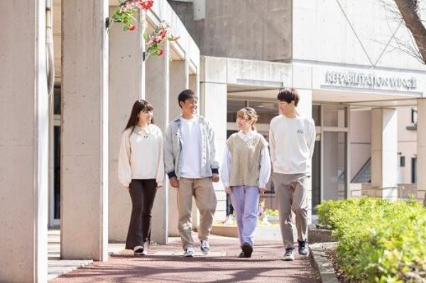 Seijoh University với hơn 81 năm hoạt động