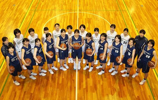 Phong trào bóng rổ nữ tại đại học Khoa học Nhân văn Osaka rất phát triển