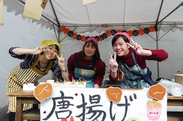 Sinh viên tham gia lễ hội đại học Okayama Gakuin