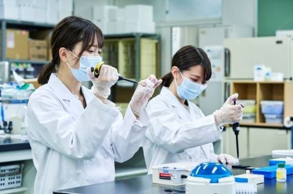 Sinh viên ngành Khoa học y tế tại Gifu University of Medical Science